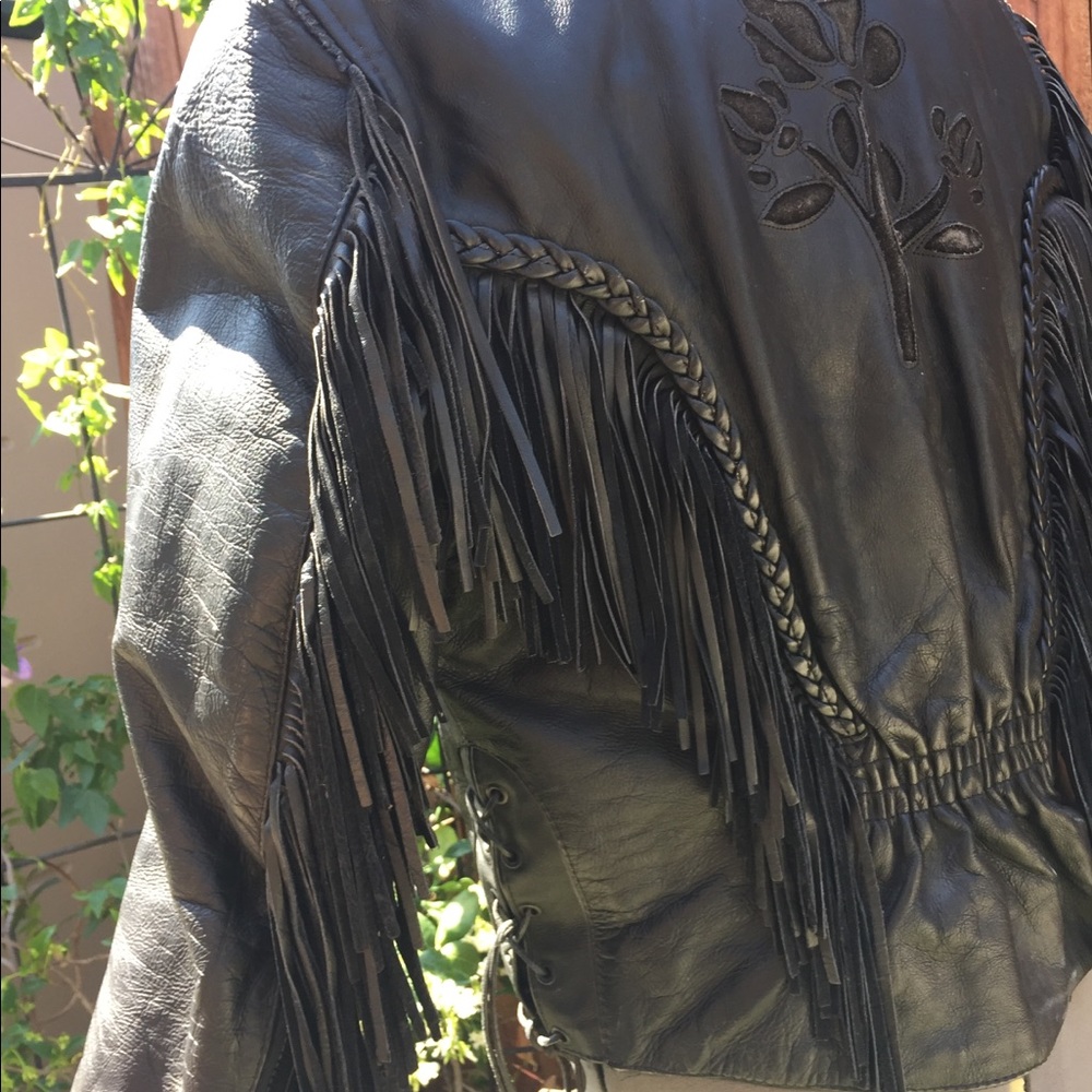 Detailed Leather Motorcycle Jacket - Picture 3 of 5